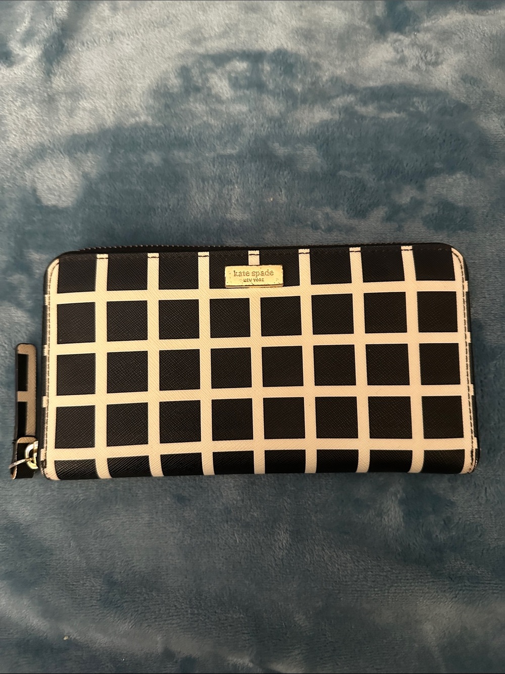kate spade Black and White Windowpane Zip-Around Wallet EUC